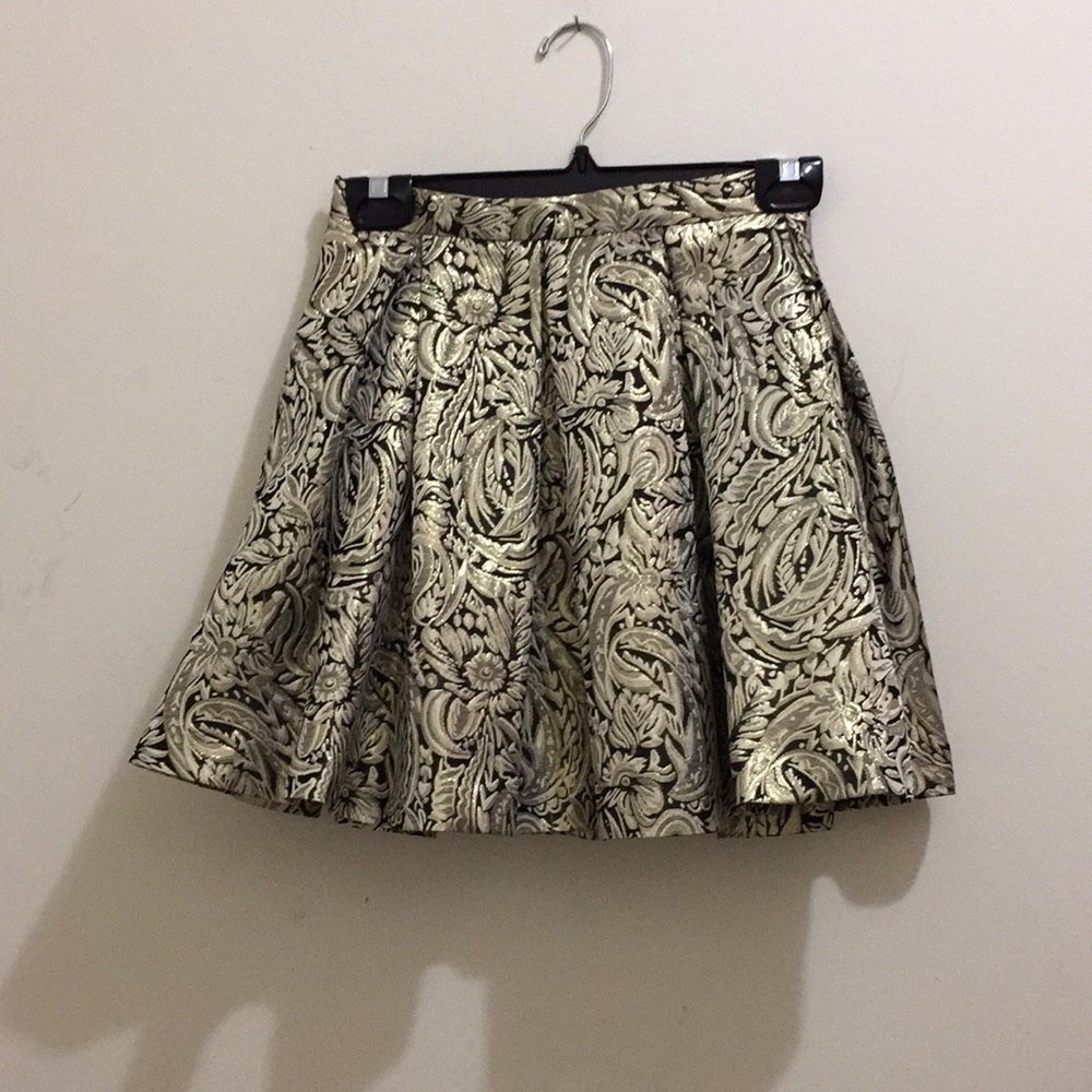 Jealous Tomato pleated mini skirt (sz s)